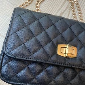 Black medium size bag